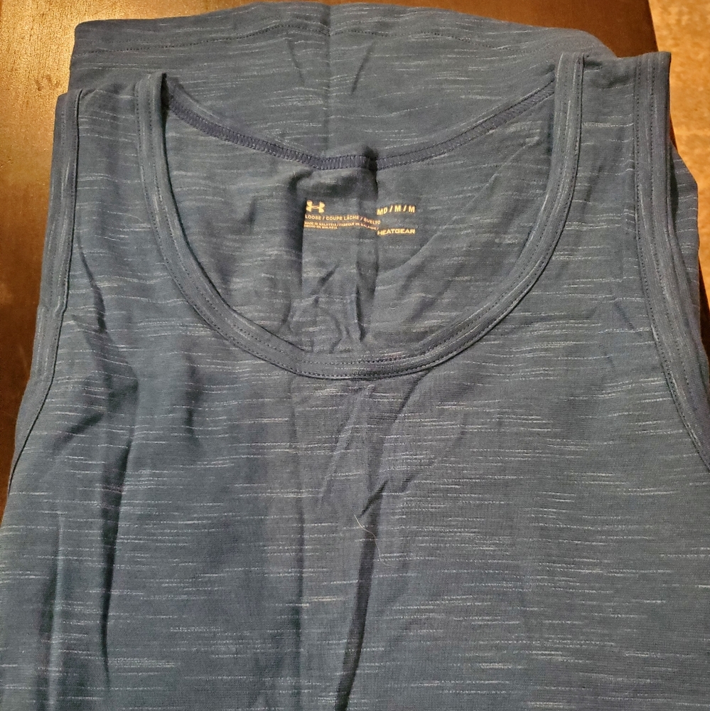 Under Armour heatgear tank top, Size Medium "Loose" fit